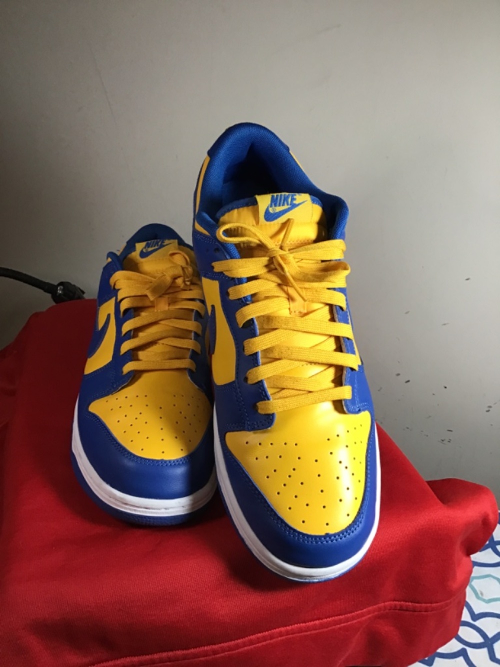 🔥❤️Nike’s UCLA, men’s size 11.5, great condition, see photos 🔥🔥 - Picture 2 of 5